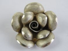 A 925 silver pendant in the form of a fl