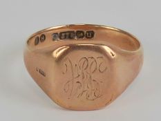 A 9ct rose gold signet ring hallmarked for Birmingham, size S, 2.6g.