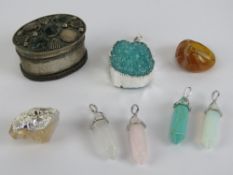 A quantity crystal 'healing' jewellery including druzy agates, rose quartz, etc.