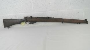 A deactivated British SMLE MKIII, moving