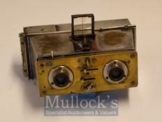 Stereo Camera Capsa Stereo camera by Demaria Lapierre : Manufactured in France from Circa 1900 a