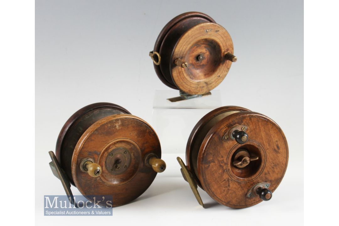 Interesting Collection of Large Nottingham Wooden Brass Frog Back, and other decorative star backs - Image 1 of 2