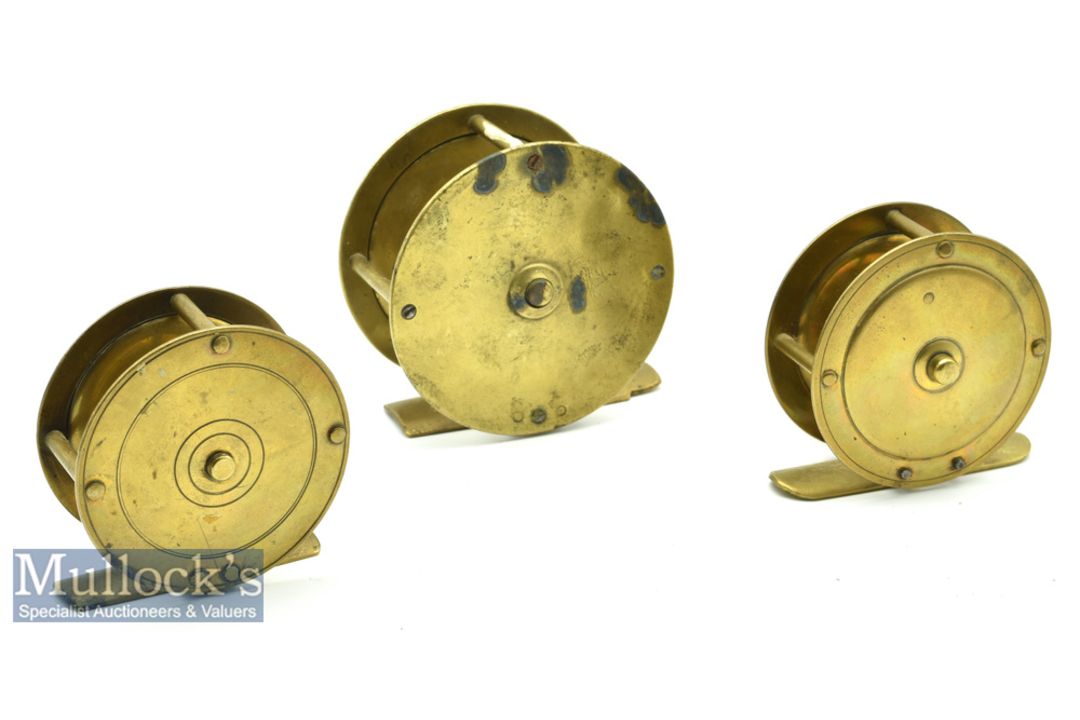 3x Various All Brass crank wind reels includes 2 3/4” with a filed foot, plus 2x 2 ¼” reels all with - Image 2 of 2