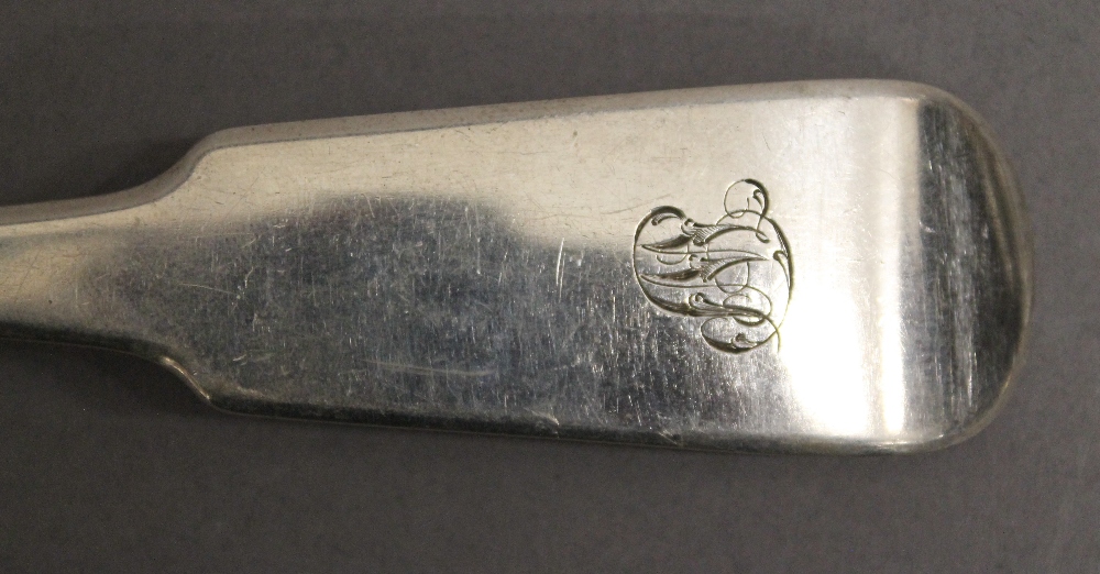 Two Georgian silver basting spoons. Each 30.5 cm long. 9.2 troy ounces. - Image 4 of 5