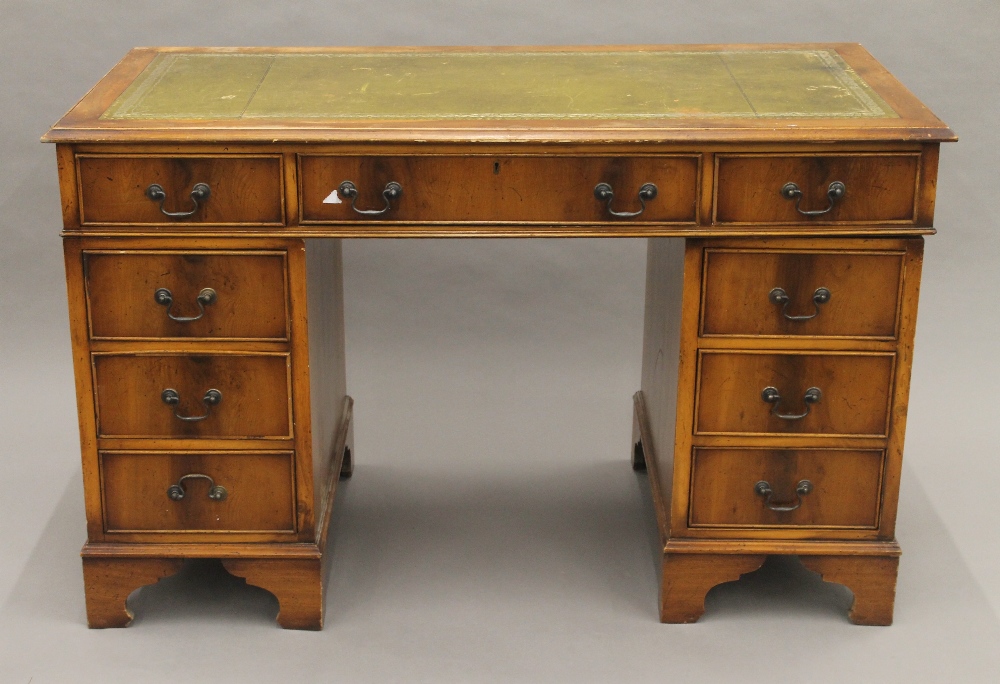 A modern pedestal desk. 121 cm wide.