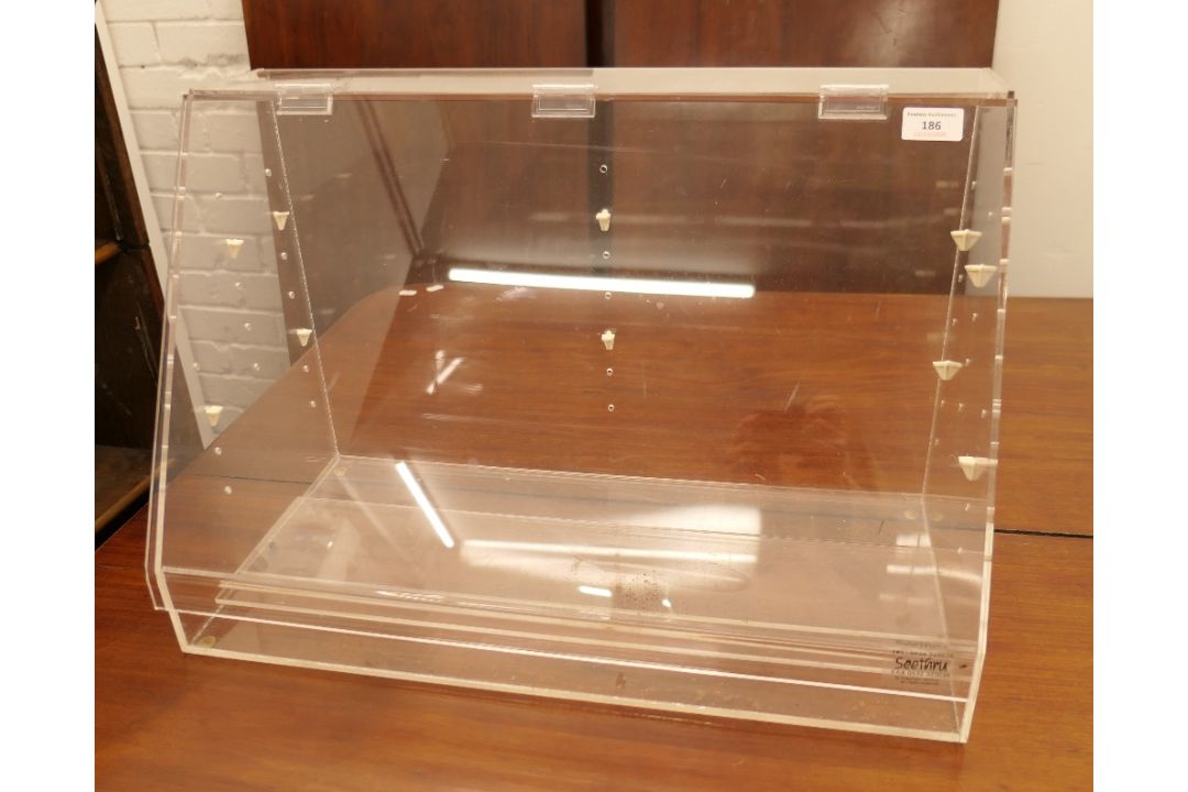 A perspex display case. 60.5 cm wide, 40.5 cm high, 30 cm deep. - Image 1 of 2