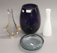A quantity of Art glass. The largest 26.5 cm high.