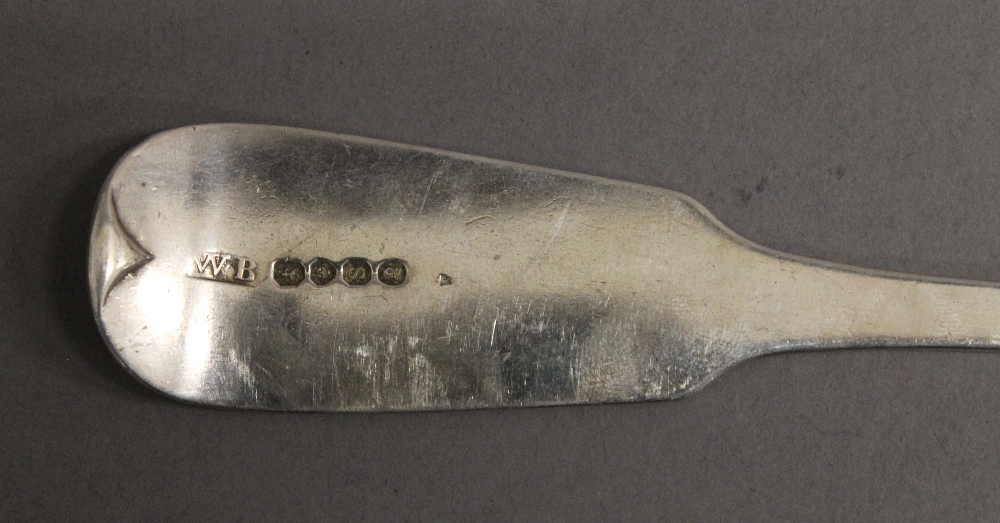 Two Georgian silver basting spoons. Each 30.5 cm long. 9.2 troy ounces. - Image 3 of 5