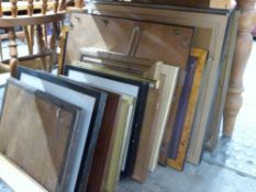 A quantity of various prints and decorative pictures