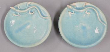 Pair of Tonti pin dishes relief decorated with lizards, diameter 10cm