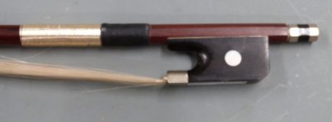 Un-named cello bow with plain eye to frog, 83g