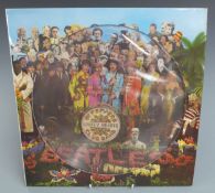 The Beatles - Sgt Pepper's Lonely Hearts Club Band (PHO 7027) picture disc, record and cover