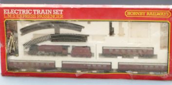 Hornby 00 gauge LMS Express Passenger train set with Duchess of Sutherland locomotive, R697, in