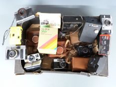 Quantity of collectable vintage cameras to include FED4, Finetta, Brownie folding camera, Polaroid
