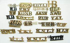 British Army small collection of metal shoulder titles including South Wales Borderers, Argyll and