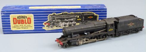 Hornby Dublo 00 gauge LT25 Class 8F BR 2-8-0 locomotive and tender 48158, in original box.