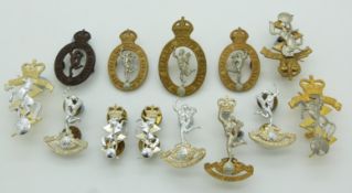 Thirteen New Zealand Army Corps of Signals and R.E.M.E. metal and anodised hat and collar badges