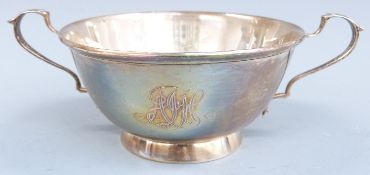 George V hallmarked silver twin handled bowl, Birmingham 1923 maker Sanders & Mackenzie, width 16cm,