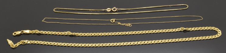A 14ct gold necklace (13.1g) and 9ct gold chain (2.6g)