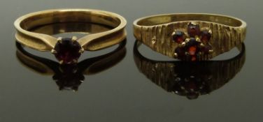 Two 9ct gold rings set with garnets to each, size N & P/Q, 3.41g
