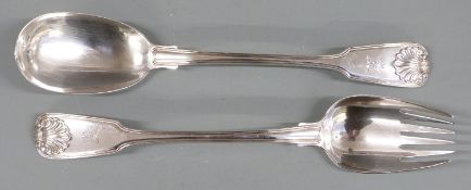 Pair of Georgian hallmarked silver fiddle thread and shell pattern salad servers, London 1824