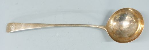 Georgian hallmarked silver soup ladle, London 1783 maker George Smith (III), length 34cm weight 183g