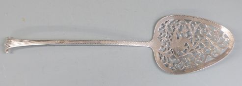 Irish Georgian hallmarked silver Onslow pattern fish serving slice with pierced and bright cut