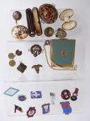 9ct gold and amber cheroot holder, military badges, guilloché enamel brooch, RAF sweetheart compact,