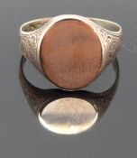 A 9ct rose gold signet ring with engraved decoration, size Q, 2.85g