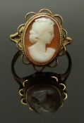 A 9ct gold ring set with a cameo, 3.4g, size M/N
