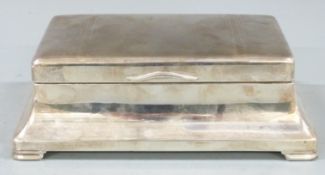 Art Deco hallmarked silver cigar box with engine turned lid, Birmingham 1932 maker Beddoes & Co,