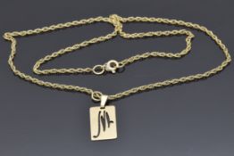 A 9ct gold necklace and 'M' pendant, 2.9g