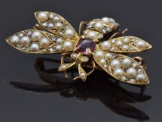 Victorian rose gold brooch in the form of a dragonfly set with seed pearls, old cut and rose cut