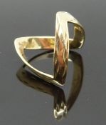 A 9ct gold wishbone ring, 2.3g, size K/L