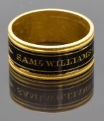 Georgian 18ct gold mourning ring set with black enamel reading 