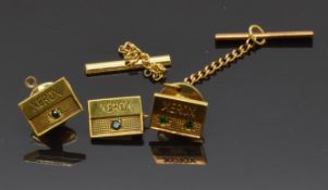 A 9ct gold brooch and two 9ct gold pins, 4.5g