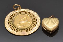 An 18k gold pendant (5g) and a 9ct gold back and front heart locket
