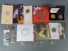 Sundry coins including 1889 crown, Gloucester Cathedral 50th Anniversary Coronation coin, modern