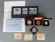 Pobjoy Mint commemorative crowns together with a silver EEC 50p, Washington Crown and Apollo-Soyuz