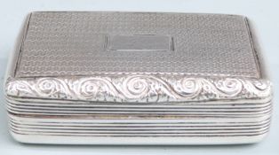 Georgian hallmarked silver snuff box with engine turned decoration, reeded sides and gilt