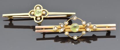 Edwardian 15ct gold brooch set with a peridot and seed pearls (2.3g) and a 9ct gold Edwardian brooch
