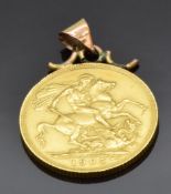 A 1905 gold full sovereign in pendant mount, 8.4g