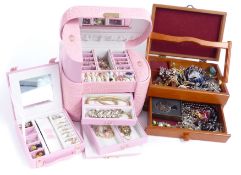 A collection of jewellery including silver rings, silver necklace, earrings, brooches etc