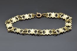A 9ct gold bracelet made up of bright cut links, 3.4g