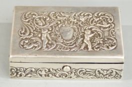 Edward VII hallmarked silver dressing table box with embossed decoration, London 1907, maker's