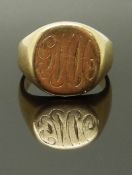 A 9ct gold signet ring, size O, 11.49g