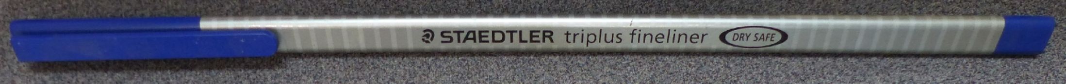 Shop display/ advertising novelty oversize Staedtler fineliner display pen, length 142cm