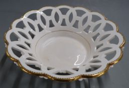 A 19thC Spode latticework fruit bowl, diameter 28cm