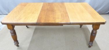 Victorian oak table wind out extending dining table raised on reeded legs, maxL178, minL124 x W104 x