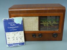 Cossor vintage radio in wooden cabinet with bakelite knobs and Radio Constructors book 1967